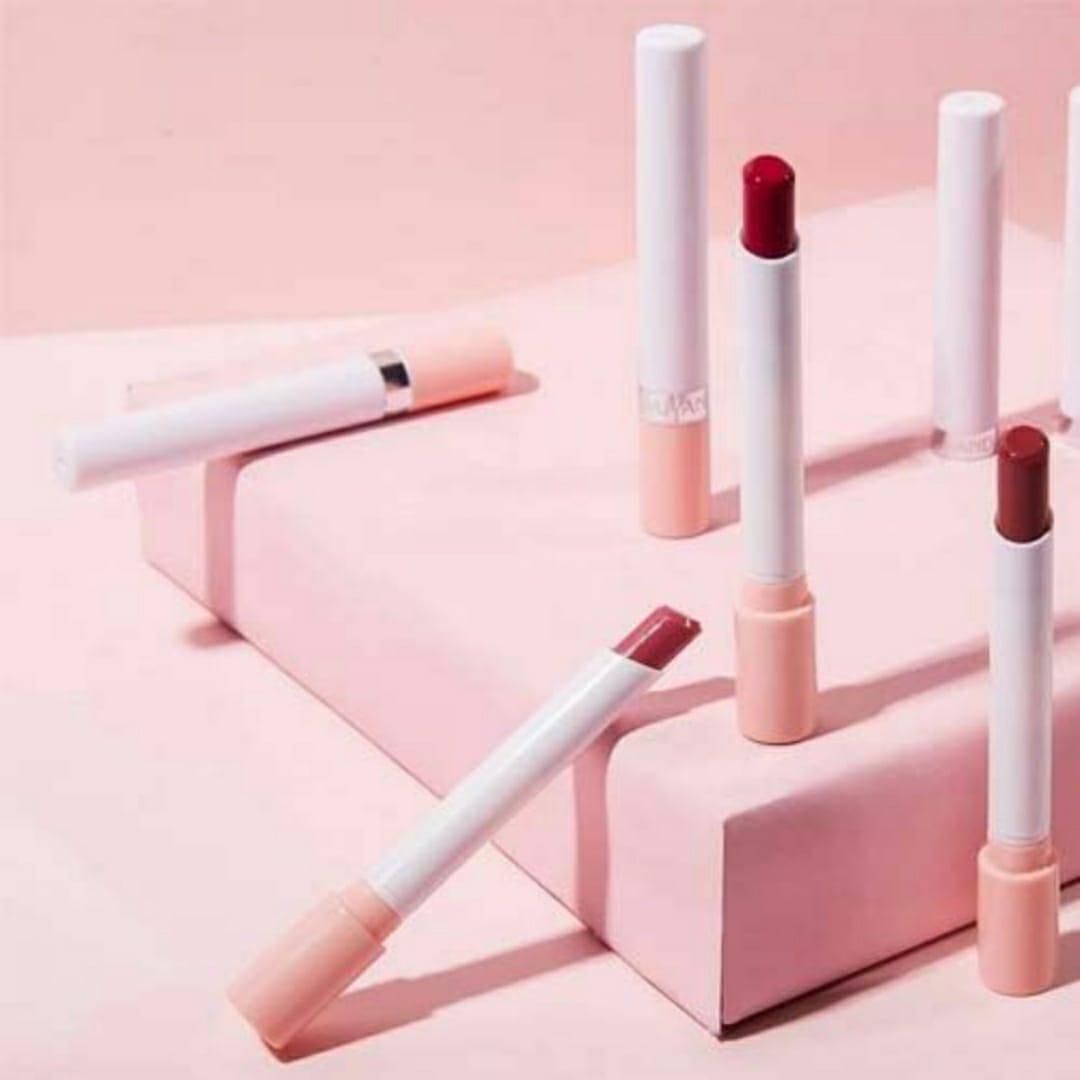 WB 4 Pcs High Pigmented Smoke Lipstick - Random Color